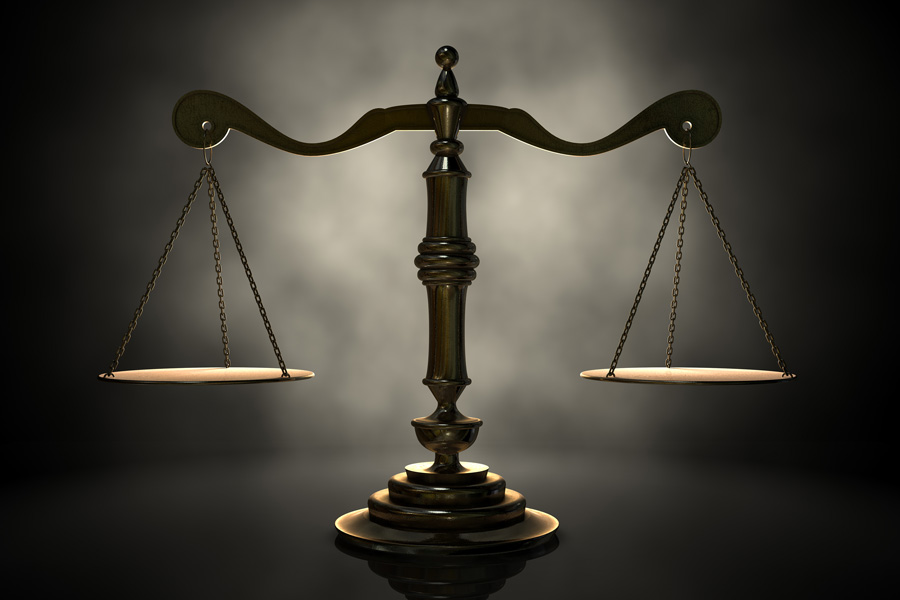 纠结的路口：上海刑事拘留律师解析刑事拘留对就业机会的影响与案例深度剖析
