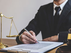 <b>体育资源的纵横：上海职务侵占罪律师解析体育官员职务犯罪之探讨</b>