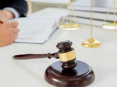 <b>法律担当：上海取保候审律师论述律师在处理取保候审中保释人责任的协助与引导</b>